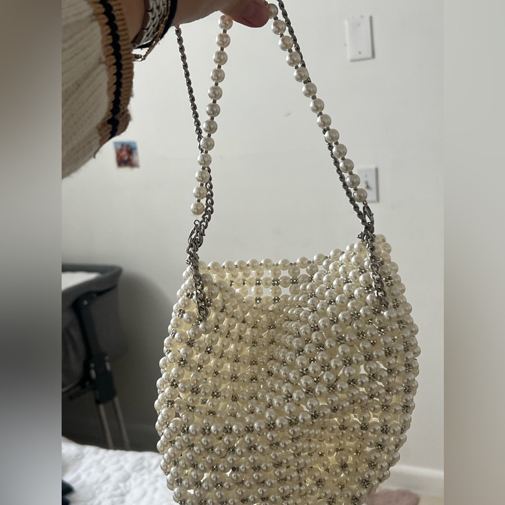 Pearl hand bag